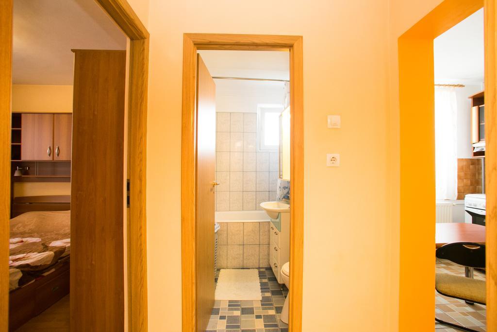 Sky Residence Букурещ Стая снимка