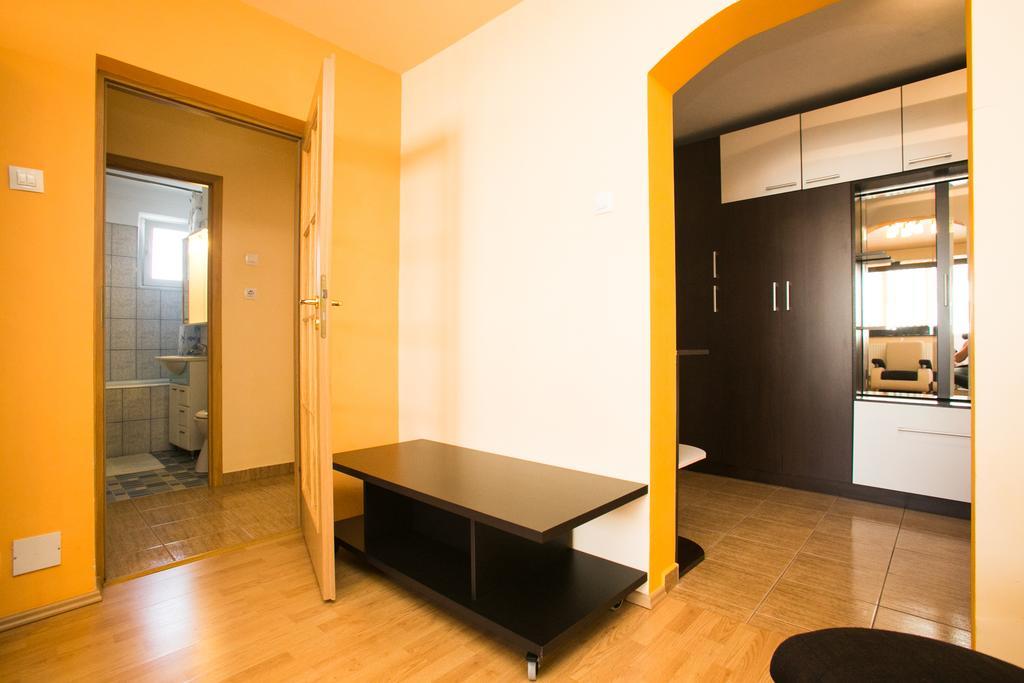 Sky Residence Букурещ Стая снимка